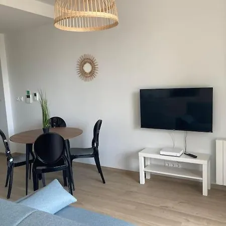 F2 Neuf Cosy Et Elegant Avec Terrasse, Parking, Wifi 公寓 *