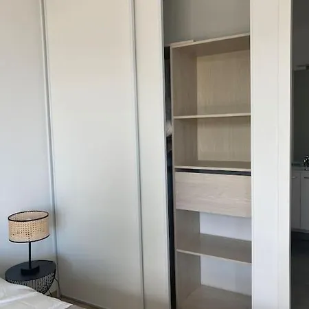 F2 Neuf Cosy Et Elegant Avec Terrasse, Parking, Wifi Apartament