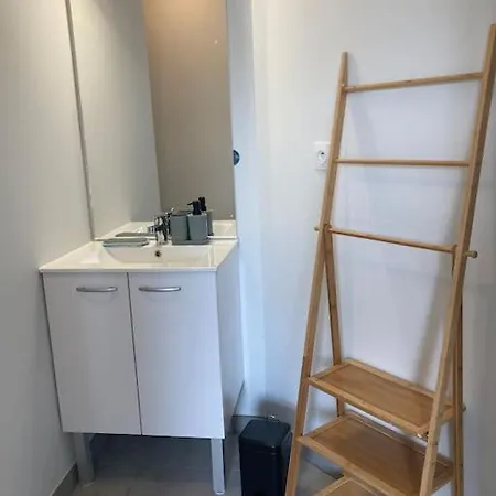 Apartment F2 Neuf Cosy Et Elegant Avec Terrasse, Parking, Wifi *
