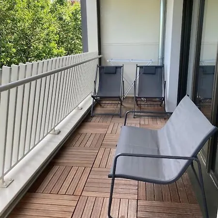 F2 Neuf Cosy Et Elegant Avec Terrasse, Parking, Wifi 洽马来里斯