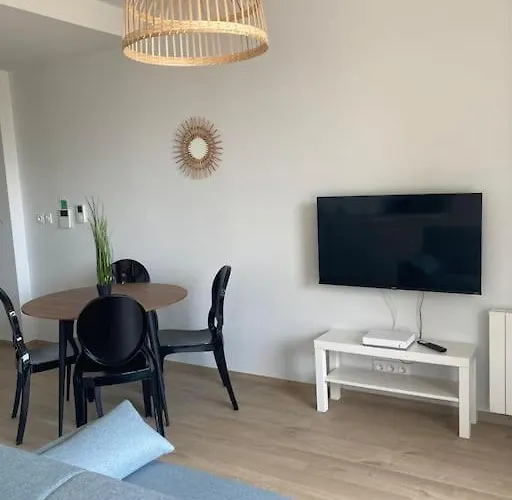 F2 Neuf Cosy Et Elegant Avec Terrasse, Parking, Wifi Appartement *