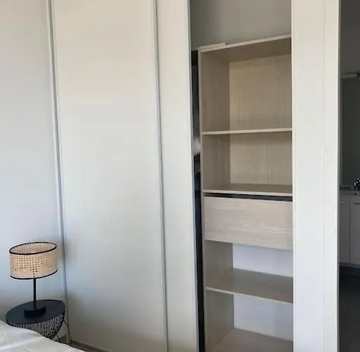 F2 Neuf Cosy Et Elegant Avec Terrasse, Parking, Wifi Appartement