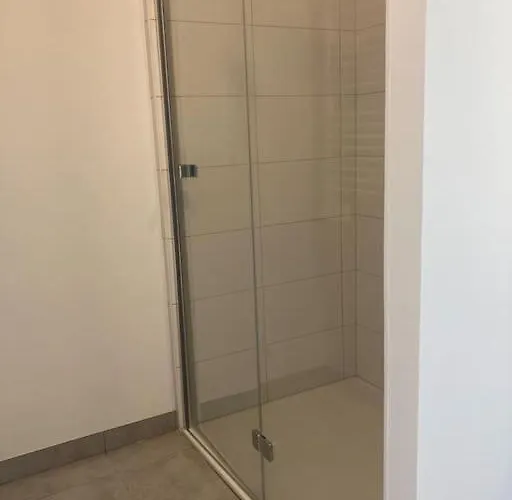 F2 Neuf Cosy Et Elegant Avec Terrasse, Parking, Wifi